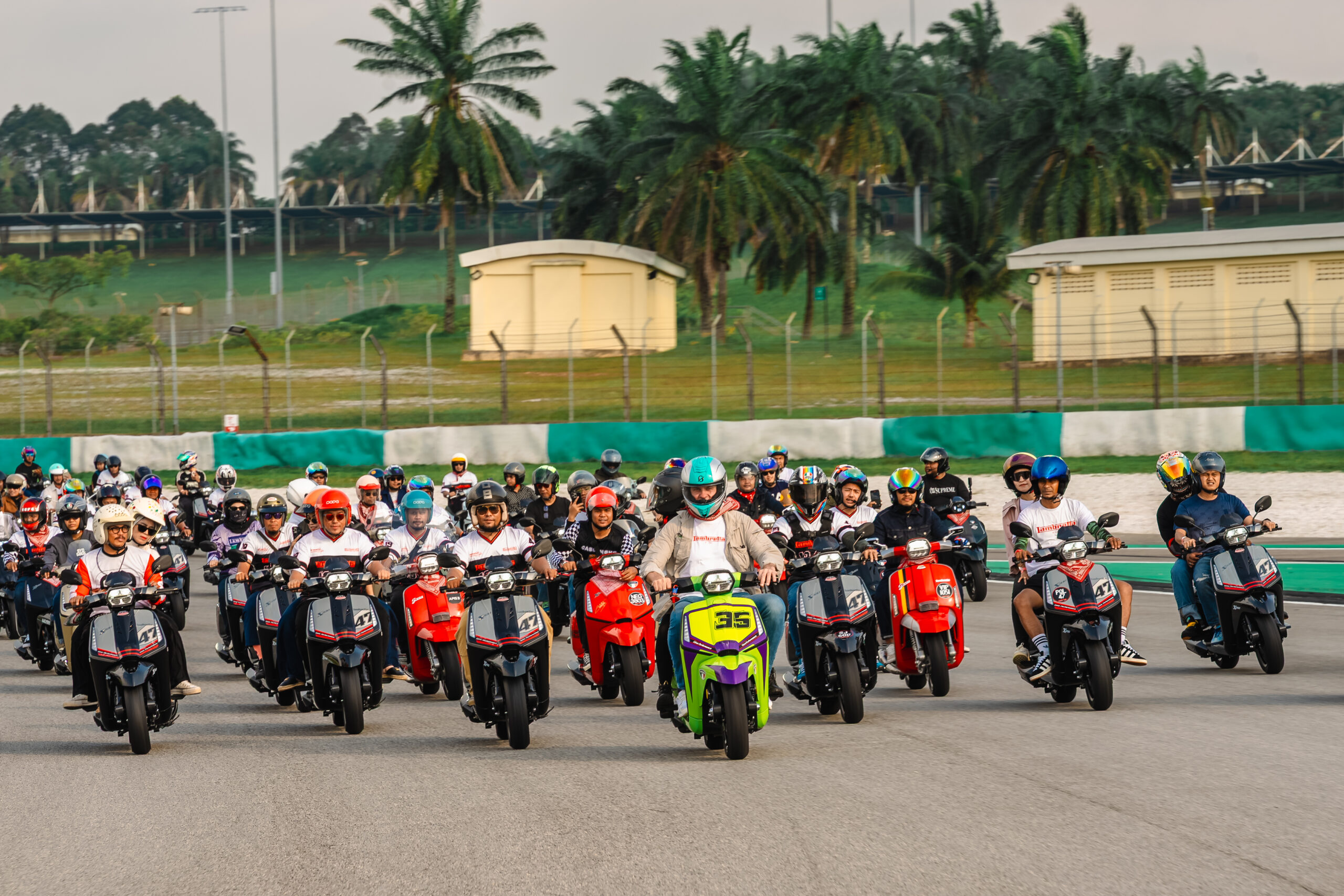 Lambretta Sets ASIA Record for Largest Scooter Fun Ride