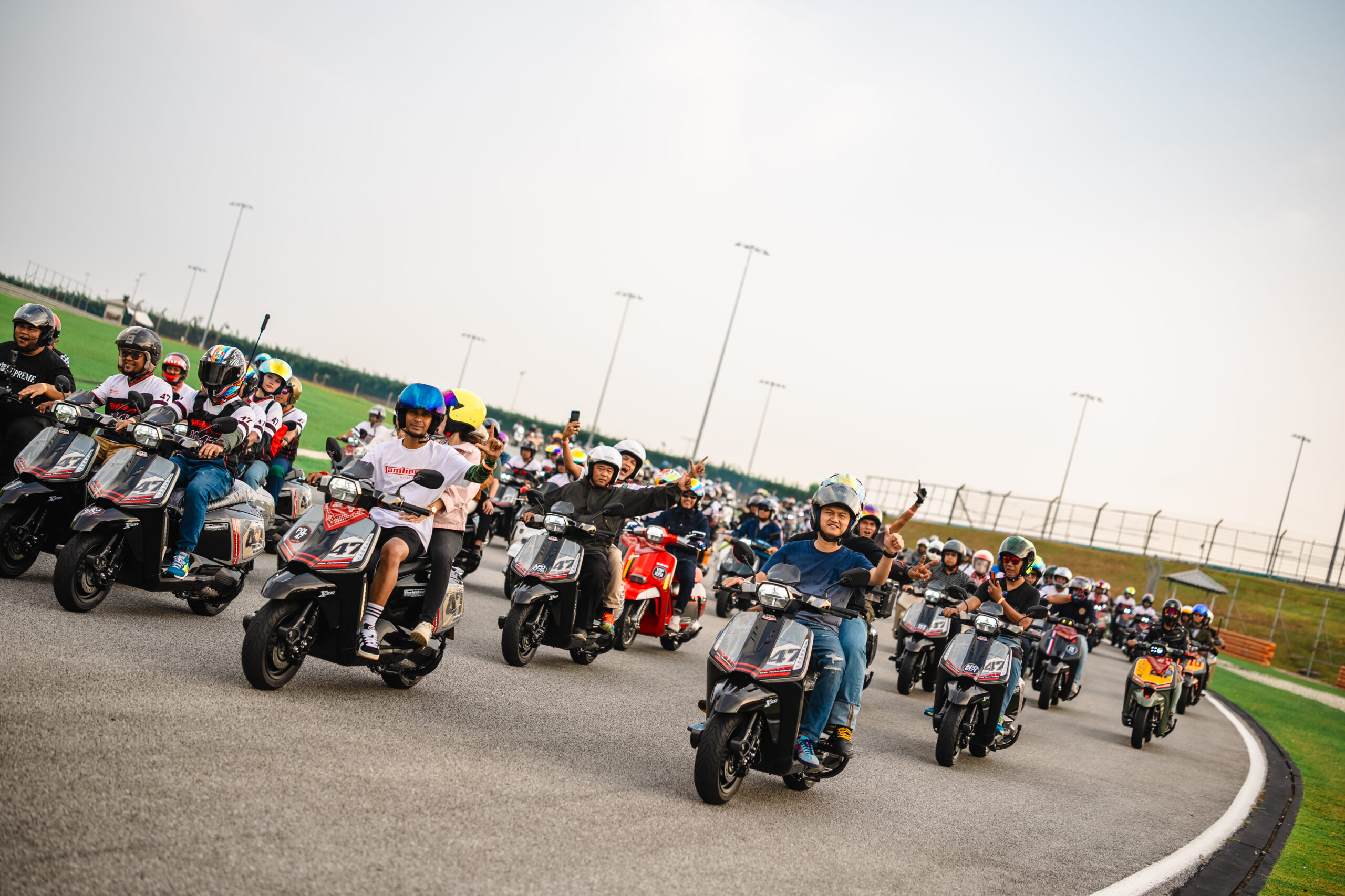Lambretta Sets ASIA Record for Largest Scooter Fun Ride