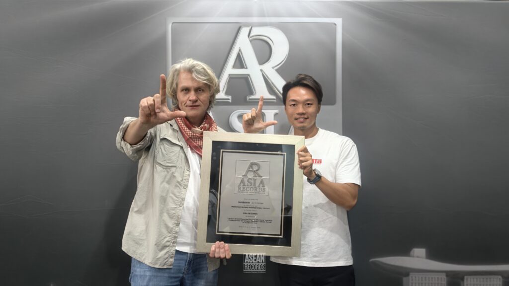Lambretta Sets ASIA Record for Largest Scooter Fun Ride